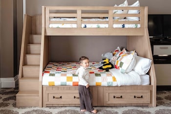 Fairmont Family Room 2 Queen and Bunk Bed