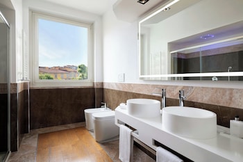 Premium Room, 1 King Bed, Balcony (View)