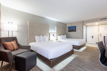 Room, 2 Queen Beds, Accessible (Mobility/Hearing, Roll In Shower)