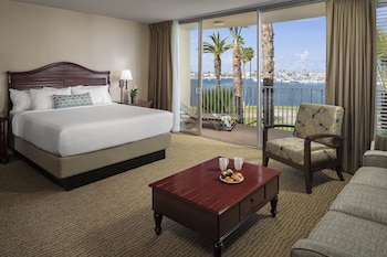 Studio, 1 King Bed with Sofa bed, Kitchenette, Bay View (Bay Junior Suite 1 King)