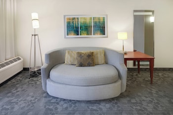 Suite, 1 Bedroom, Hearing Accessible (Mobility Accessible with Bathtub)