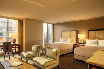 Fairmont Gold, Junior Suite, 2 Queen Beds, City View