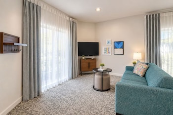 Suite, 2 Queen Beds, Accessible (Mobility Tub Two Bedrooms)