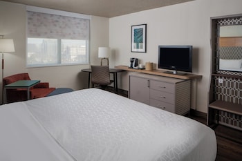 Standard Room, 2 Queen Beds (High Floor)