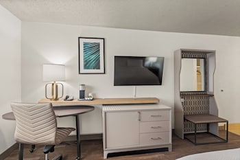 Standard Room, 2 Queen Beds (Minifridge)