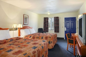 Standard Room, 1 King Bed, Smoking