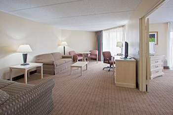 Suite, 1 King Bed, Balcony, Ocean View