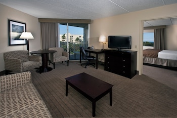 Suite, 1 King Bed, Balcony, Ocean View