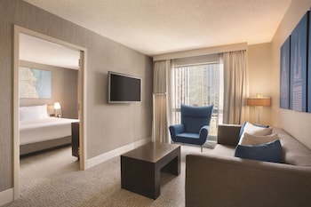 Suite, Accessible, Non Smoking (Roll-in Shower)