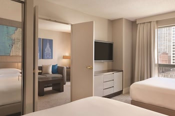 Suite, Accessible, Non Smoking (Roll-in Shower)