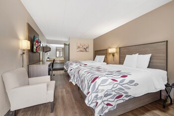 Deluxe Room, 2 Queen Beds, Smoking