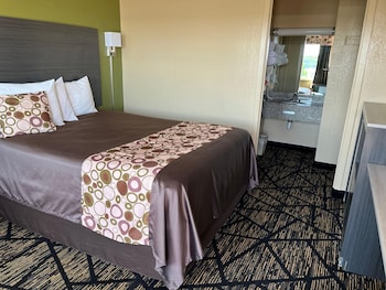 Standard Room, 1 Queen Bed