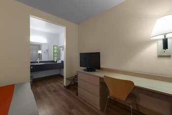 Standard Room, 2 Double Beds, Non Smoking