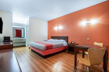 Deluxe Room, 1 King Bed with Sofa bed, Mobility Accessible, Non Smoking