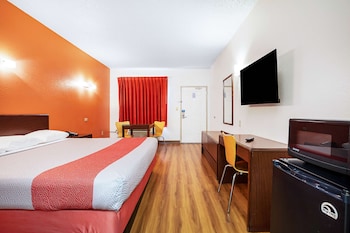 Deluxe Room, 1 King Bed with Sofa bed, Mobility Accessible, Non Smoking