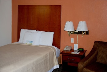Standard Room, 1 Queen Bed