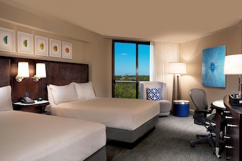 Room, 2 Queen Beds, Accessible (Mobility & Hearing, Roll-in Shower)
