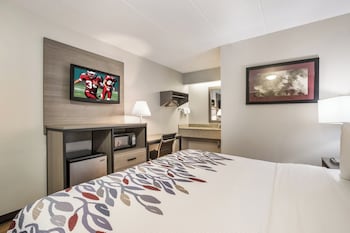 Deluxe Room, 1 King Bed (Smoke Free, First Floor)