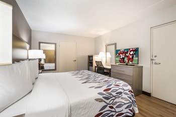 Deluxe Room, 1 King Bed (Smoke Free, First Floor)