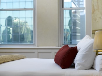 Suite, City View