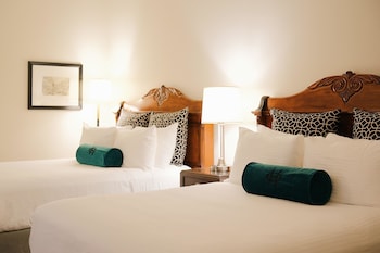 Deluxe Room, 2 Queen Beds