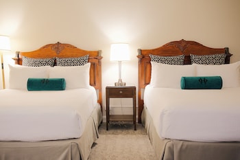Deluxe Room, 2 Queen Beds