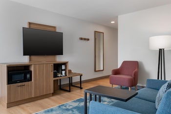 Suite, 1 King Bed with Sofa bed, Microwave