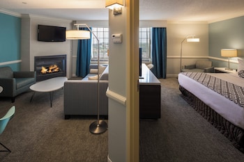Suite, 1 Bedroom, Fireplace