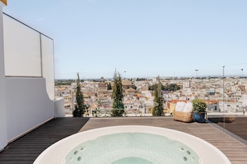 Presidential Penthouse Suite Red Level (2 + 1 Ch)