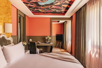 Junior Suite Red Level