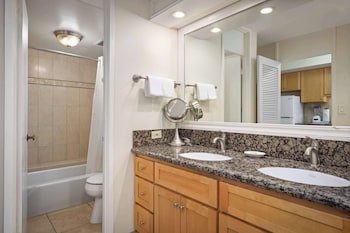 Deluxe Studio (Oceanside)