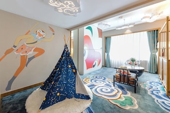 Suite, 1 King Bed (Kids Theme)