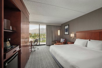 Room, 1 King Bed with Sofa bed, Accessible Bathtub, Mountain View