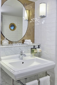 Antique Suite