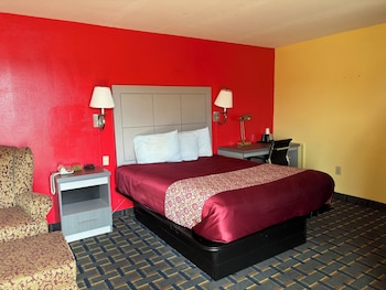 Standard Room, 1 Queen Bed