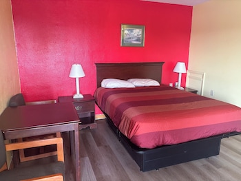 Standard Room, 1 Queen Bed