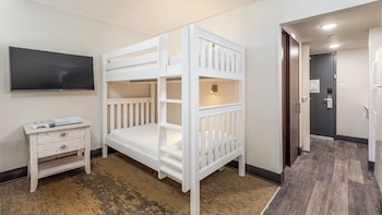 1 Queen Bed 1 Bunk Bed Standard 1st Floor