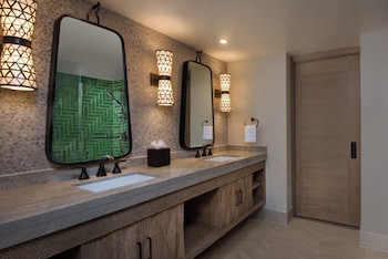 1 Bedroom Suite - Club Level