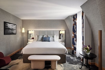 Suite Eiffel Family Prestige Room