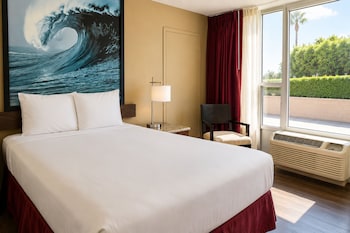 Standard Room, 1 Queen Bed, Non Smoking