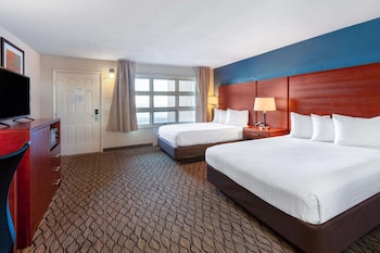 Standard Room, 2 Queen Beds, Courtyard View