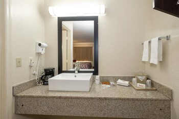 Deluxe Room, 1 King Bed, Smoking
