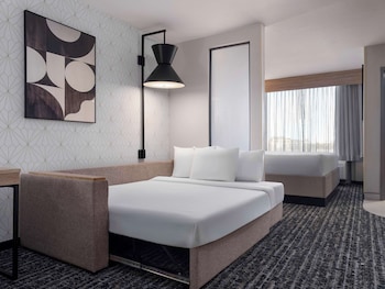 Standard Room, 1 King Bed