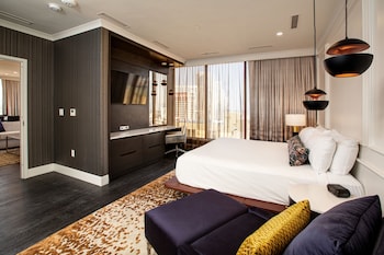 Aspen Tower Signature Suite I
