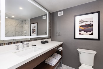 Birch Tower Room, 2 Queen Beds, Mountain View