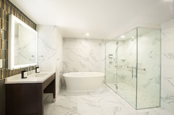Aspen Tower Signature Suite II ADA
