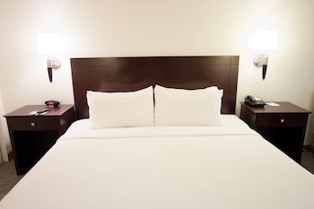 Suite, 1 King Bed, Non Smoking