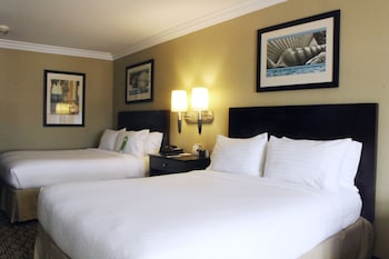 Deluxe Room, 2 Queen Beds, Non Smoking