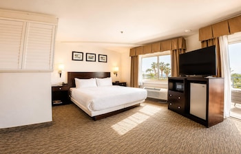 Suite, 1 King Bed, Non Smoking