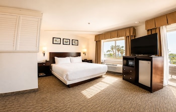 Suite, 1 King Bed, Non Smoking